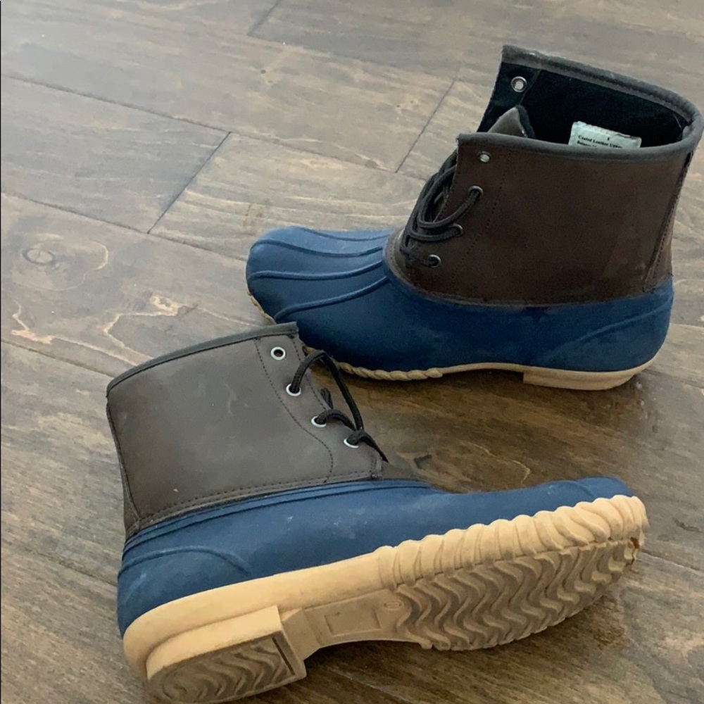 Duck boots